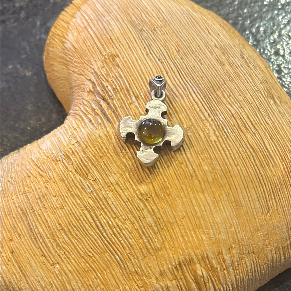 Brevard sterling silver with topaz and citrine stone on bail. - Picture 3 of 6